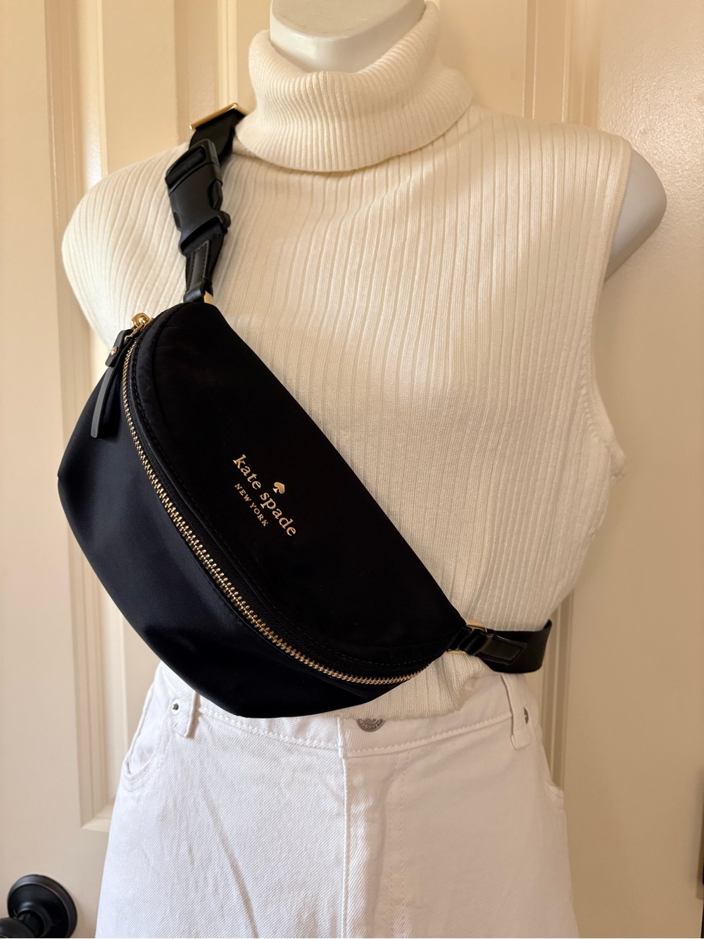 Kate Spade Classic Black Crossbody Bag,  Everyday Shoulder Bag/Fannie pack